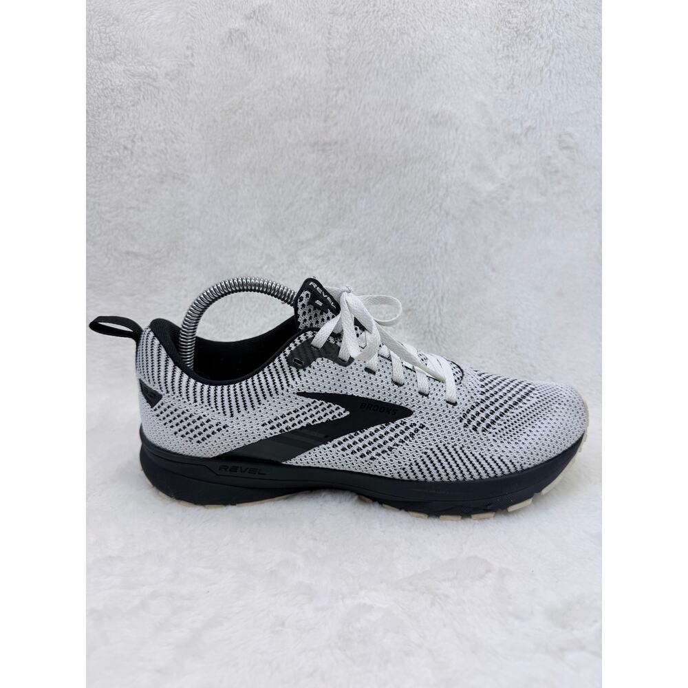 Brooks Revel 5 Womens Running Shoes White Black Size 9.5 B Sneaker
